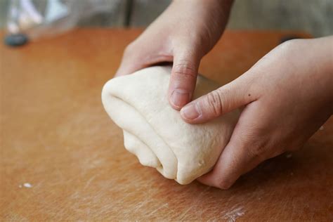 How To Make Udon Noodles From Scratch - Hungry Huy