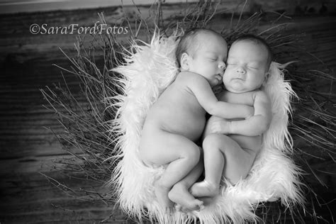 NEWBORN PIC IDEAS THAT I LIKE | Random Baby Pic Ideas