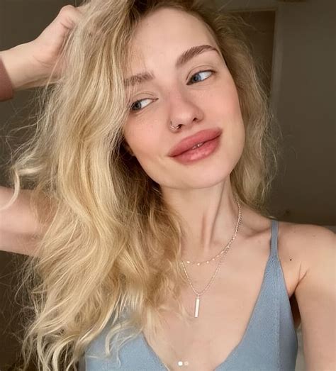 A group of Ukrainian women funded the war against Russia by selling nudes for cash - iNEWS