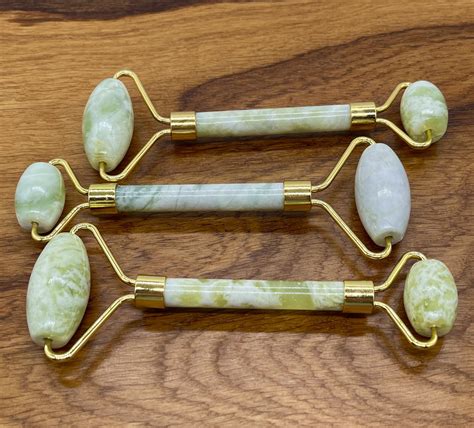 The Purity Company Jade Facial Roller — The Purity Company