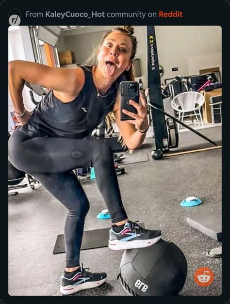 Kaley cuoco : r/jerkofftoceleb
