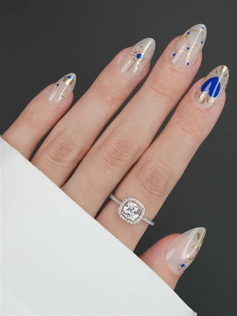 Good fortune | Faux ongles style renaissance | Roxy Nails Paris - ROXY ...