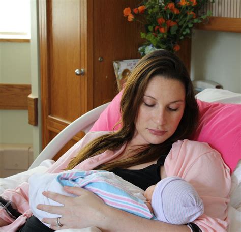 The Super Duper Hospital Bag List Getting Ready For Baby, Preparing For Baby, Hospital Bag List ...