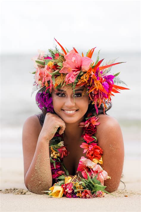 Women Of The Hawaiian Islands Calendar - Printable Calendars AT A GLANCE