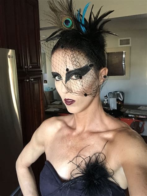 Black swan makeup | Black swan makeup, Makeup, Face makeup