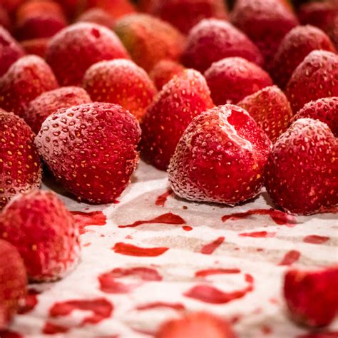 How To Freeze Fresh Berries - Pretty. Simple. Sweet.