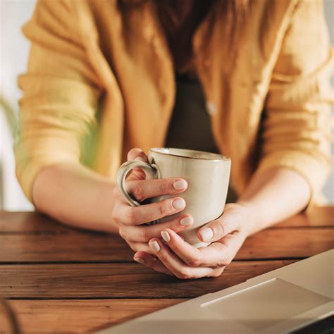 50 Chic Almond Nails: Ideas and Designs - Parade