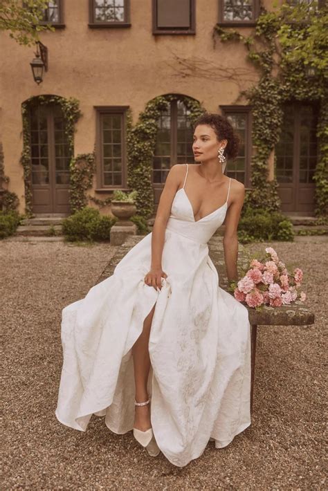 27 Stunning Vow Renewal Dresses That Look Amazing at Every Age - Wedding Checklist Planner