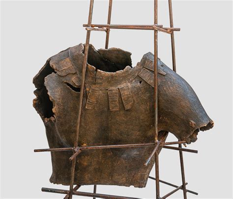 Antonio Taschini - Atleta 2 - La forma, nella penombra, trattiene la sua forza en venta en 1stDibs