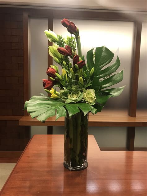 Contemporary Flower Arrangements for Home Decor