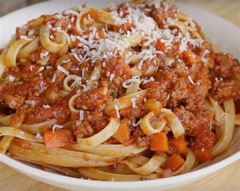 Pasta with Bolognese Sauce Recipe | SideChef