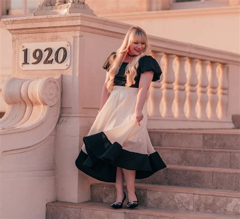 Elegant Grace Kelly Dress Inspiration - Lizzie in Lace