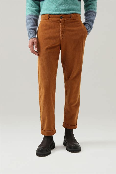 Men's Garment-Dyed Pants in Corduroy Brown | Woolrich USA