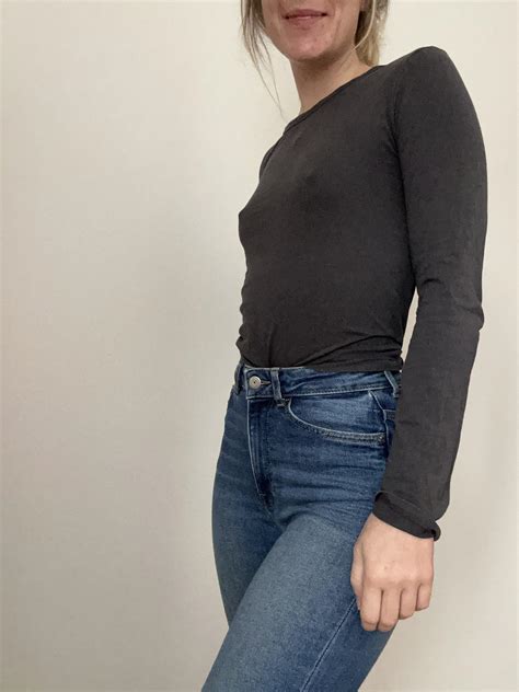 Tiny pokies in a tight shirt : r/NothingUnder