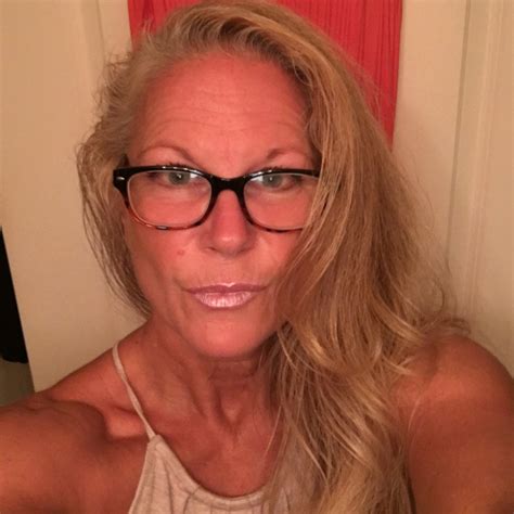 Lori Walker's Instagram, Twitter & Facebook on IDCrawl