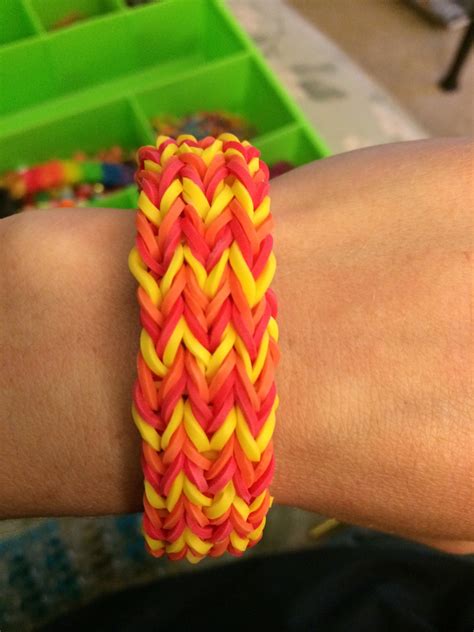 Triple Fishtail Rainbow Loom