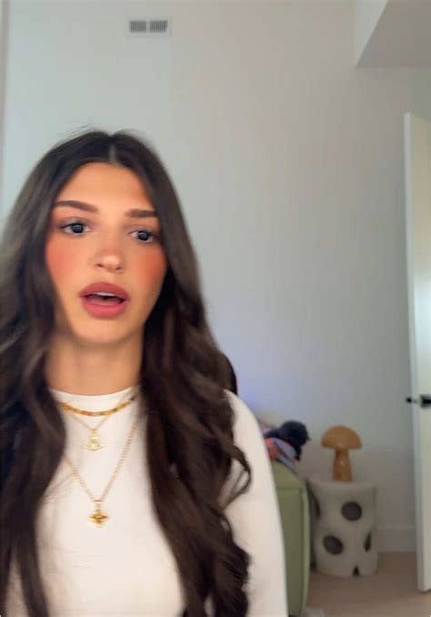 faye (@fayekytsya) - Urlebird