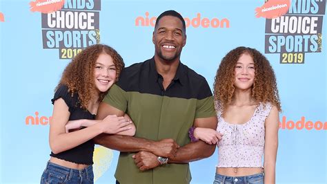 Michael Strahan's daughter Isabella completes chemo treatment