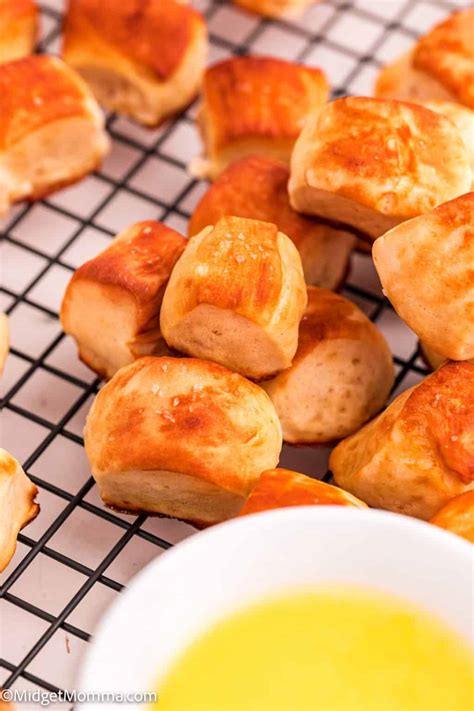 Homemade Soft Pretzel Bites Recipe (Auntie Anne's Pretzel Bite Copycat)