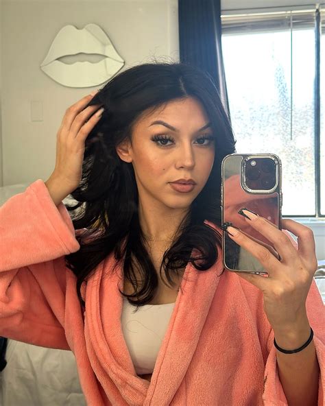 Rose Marie | “are you the latina mami in that one video?” “yes” 😂 | Instagram