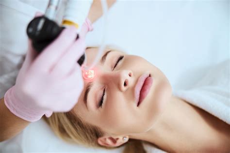 Visitors and patients of our clinic often ask, “Can I use laser for a facelift?