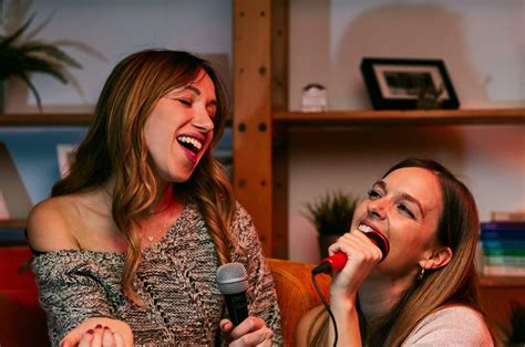 15 Best Karaoke Songs for Women of All Time - Singersroom.com