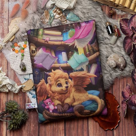 Booksleeve Crescent City - Syrinx | Enchanted Books