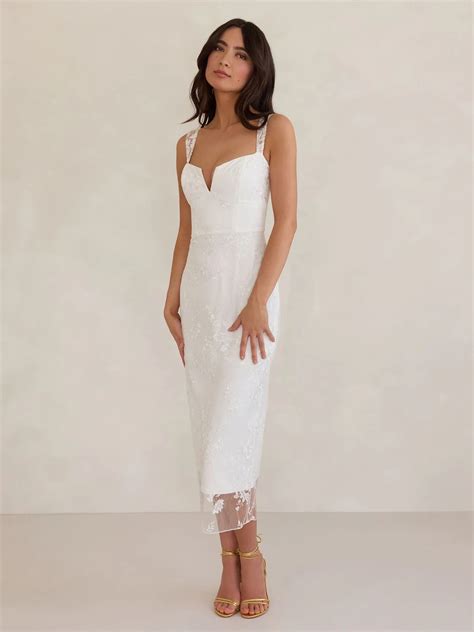 50 prettiest city hall wedding dresses and courthouse bridal outfits ...