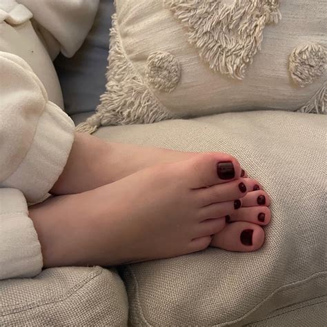 Selena Gomez's Feet