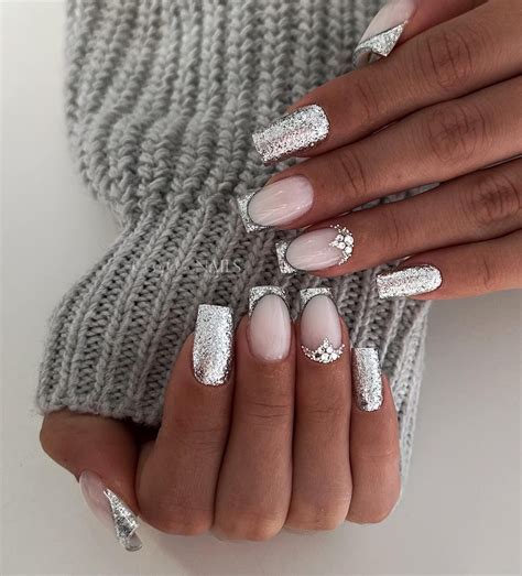 Pin by Lauren Lmx on Manucure | Silver nails, Glitter nails, Classy nails