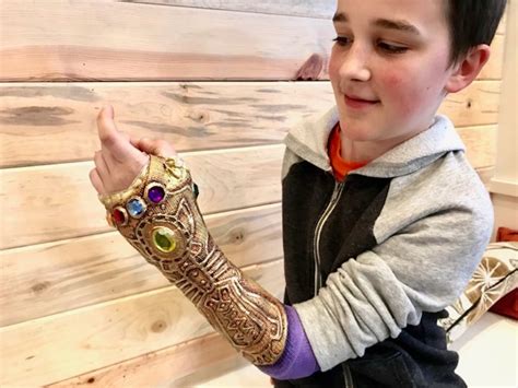 Utah teen goes viral for awesome Infinity Gauntlet cast from 'Avengers ...
