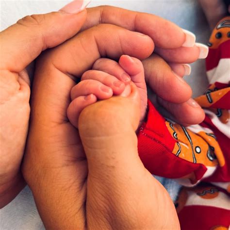 OnlyFans Model Scarlet Vas Gives Birth to Her Stepbrother’s Baby | Us Weekly