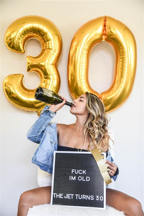 Pin by Livinw.Hannah on Photo shoot ideas | 30th birthday outfit ...