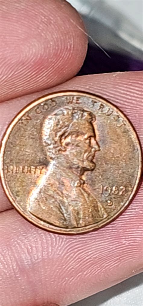 Small date 1982 D penny : r/coincollecting
