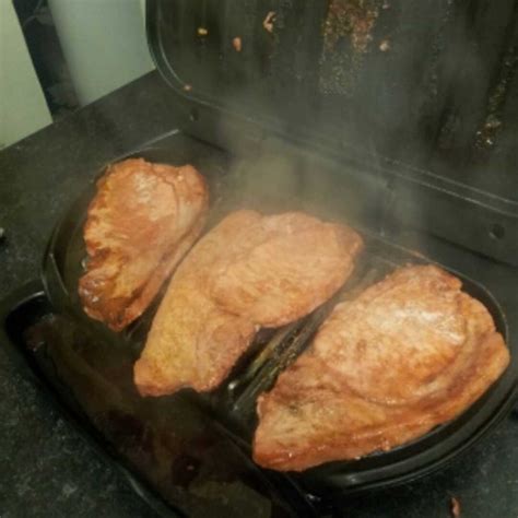 Calories in 1 medium Pork Chop and Nutrition Facts