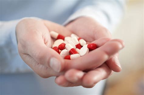 Can You Take Gabapentin With Tylenol: Risks & Side Effects