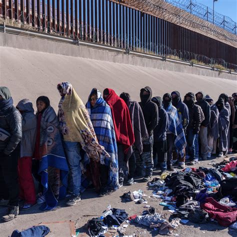 Migrant Surge at Border Strains El Paso - WSJ