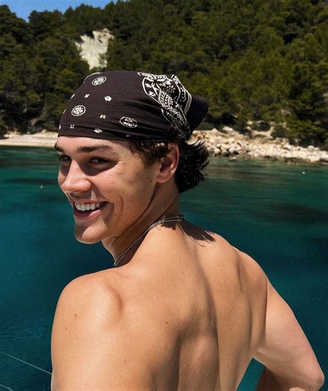 Noah Beck | Summer outfits men beach, Boys haircuts, Instagram men