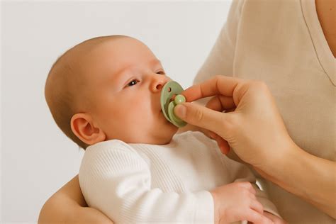 When and How to Introduce a Pacifier