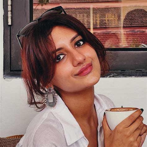 Nivashini Saravanan (Bigg Boss Tamil 6) Age, Family, Photos, Biography ...