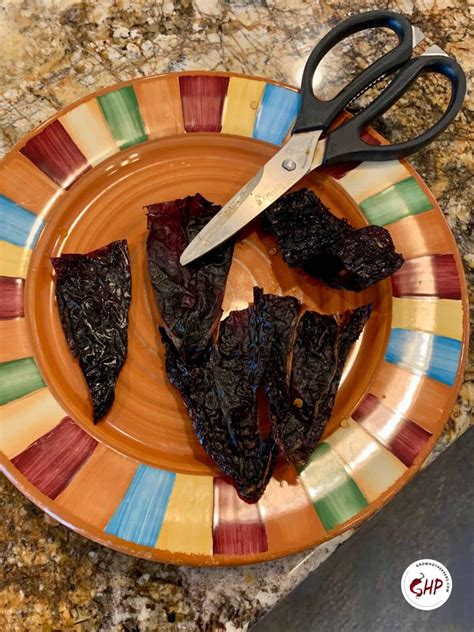 Chile Guajillo: All About This Dried Mexican Pepper + 7 Guajillo ...