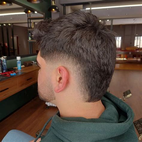 Taper Fade Mohawk Voor Zwarte Mannen