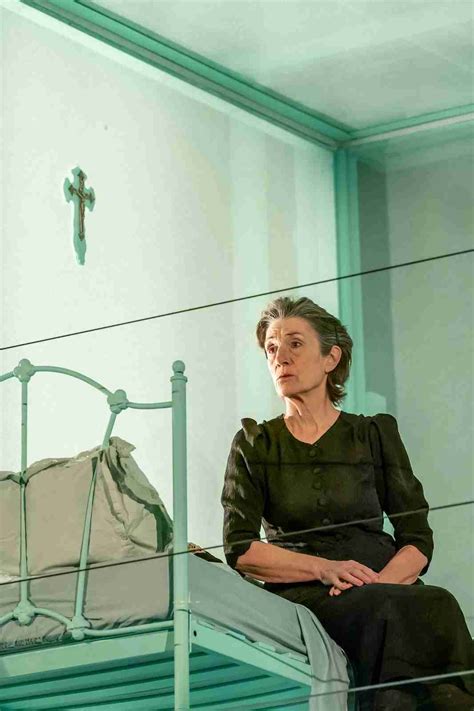 The National Theatre releases production images for 'THE HOUSE OF ...