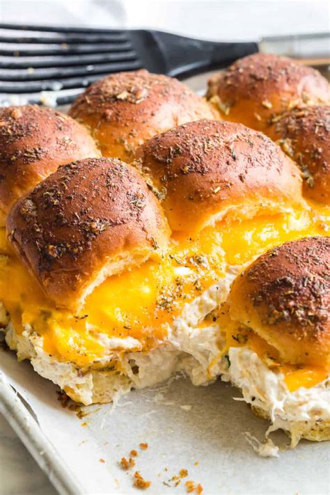 Easy Crack Chicken Sliders (on Hawaiian Rolls) | Busy Day Dinners
