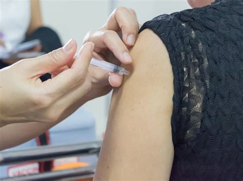 Can You Get A Tetanus Shot While You're Pregnant? It's An Important Vaccine
