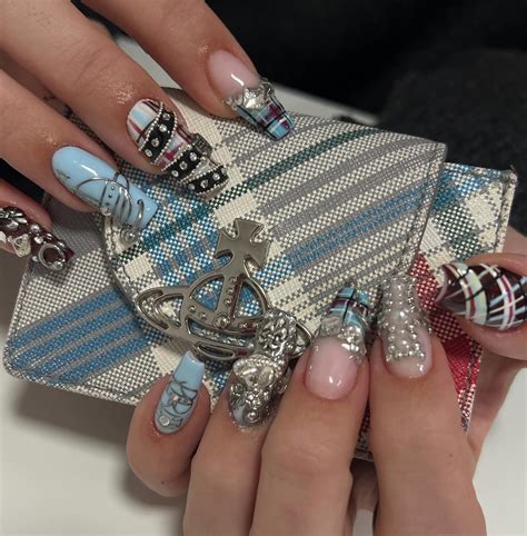 Nail Studio DystoPia on Instagram: "Vivian Wastwood inspired 🪐" nel ...