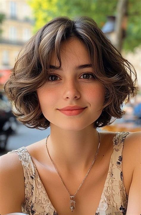 Short Wavy Hair Styles
