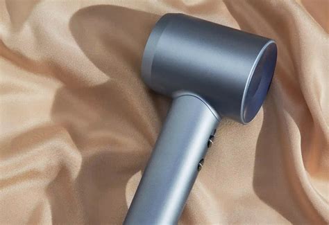 Top 4 best lightweight hair dryers in 2024 - Tested & reviewed – Laifen-US