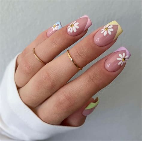 Simple Flower Acrylic Nail Designs at Phoebe Humphries blog