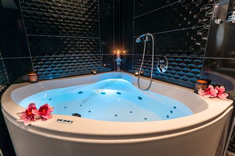 Inna, 28 yo, Brown, erotic masseuse - Erotic massages Prague